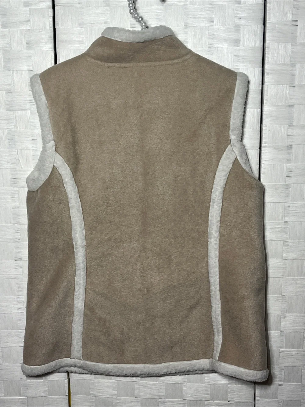 British Khaki Tan Vest Ivory Faux Sherpa Trim 2 Side Pockets Comfy warm